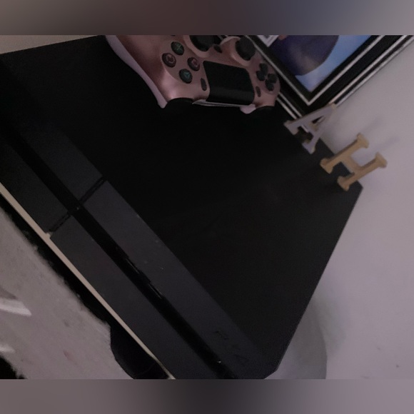 PS 4 CONSOLE USED , with 2 controllers (White and Pink ) and Connecting cables - Picture 6 of 6